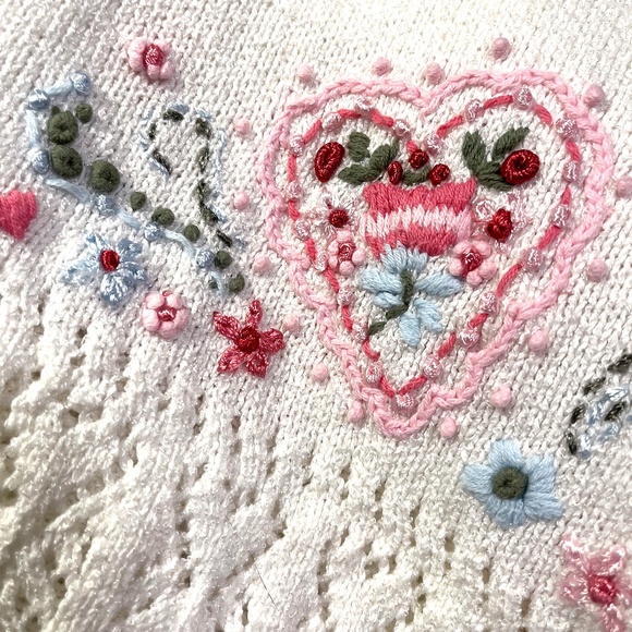 Northern Reflections White Floral Embroidered Cardigan dainty - Picture 2 of 8